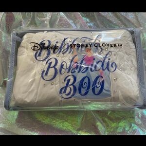 Stoney Clover Lane White and Blue Bath Soak